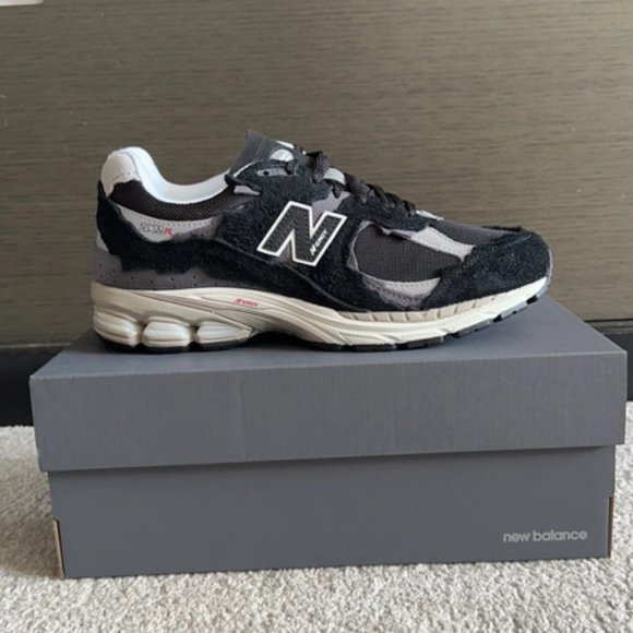 New Balance 2002R Protection Pack in Black